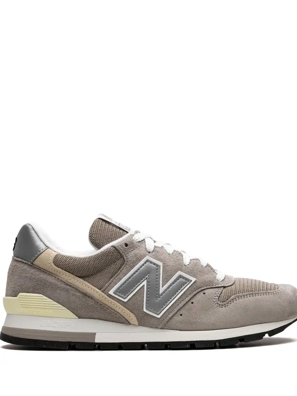 996 